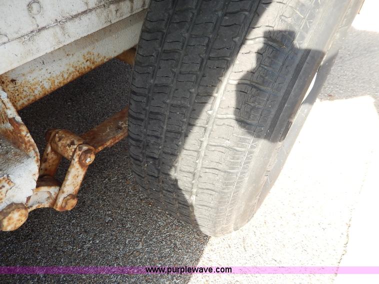 image for item H9587 2013 Utility box trailer