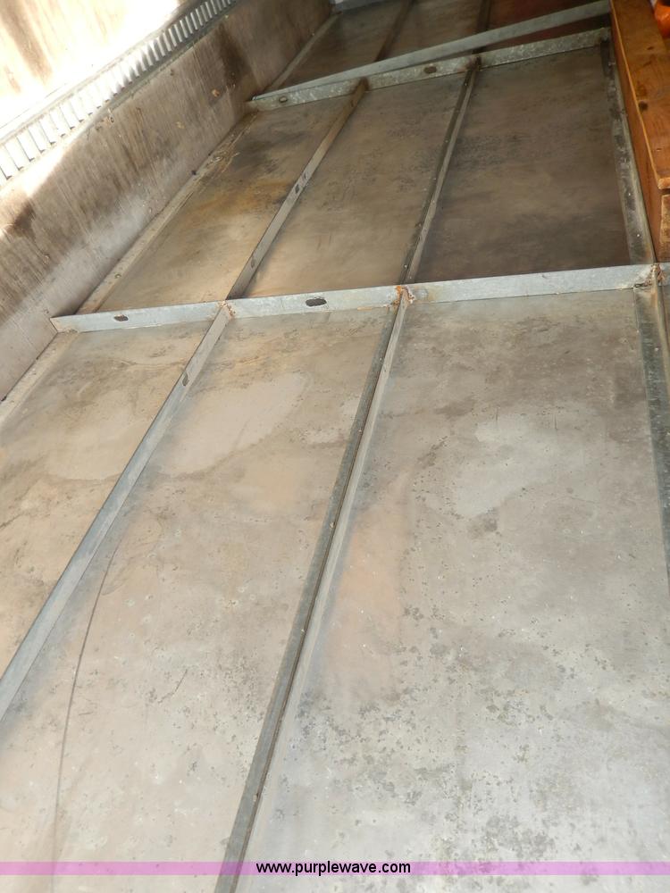 image for item H9587 2013 Utility box trailer