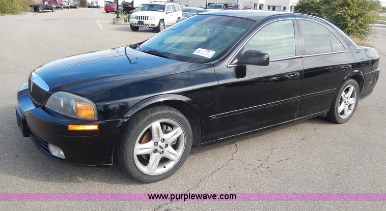 image for item H9599 2001 Lincoln LS V8