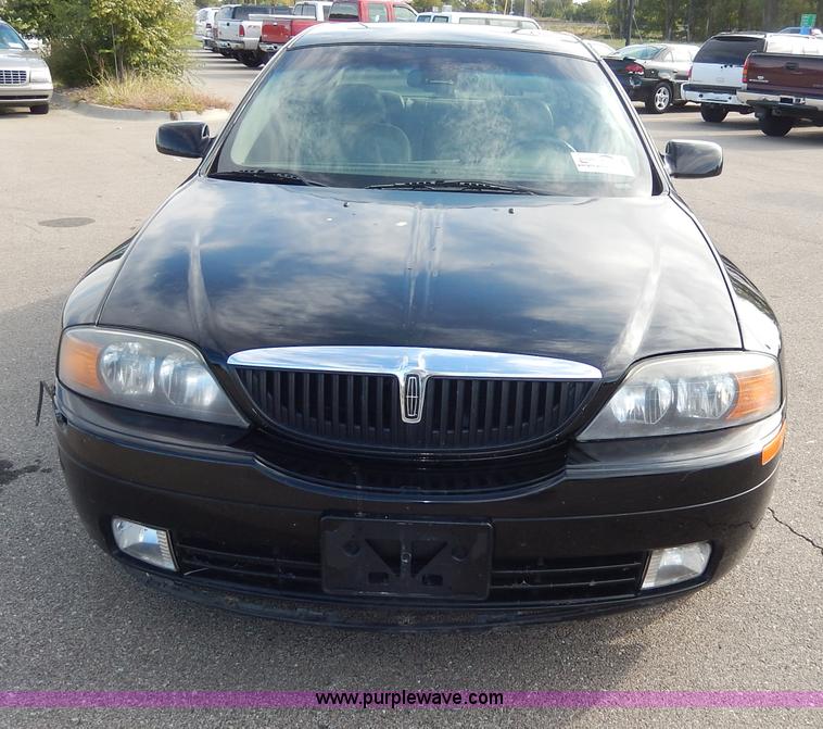 image for item H9599 2001 Lincoln LS V8