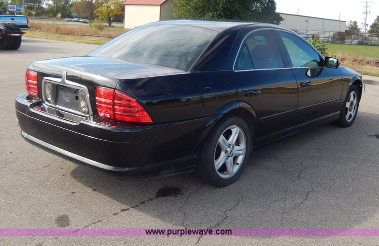 image for item H9599 2001 Lincoln LS V8