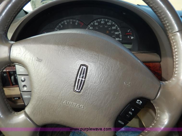 image for item H9599 2001 Lincoln LS V8