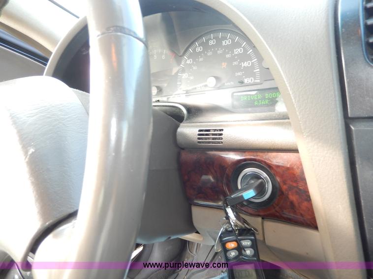 image for item H9599 2001 Lincoln LS V8