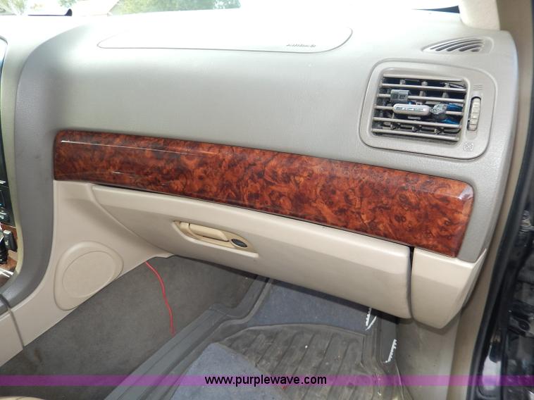 image for item H9599 2001 Lincoln LS V8