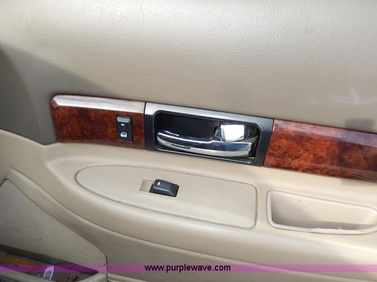 image for item H9599 2001 Lincoln LS V8