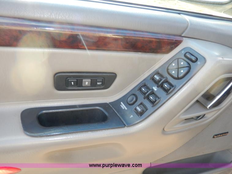 image for item H9632 2000 Jeep Grand Cherokee Limited SUV