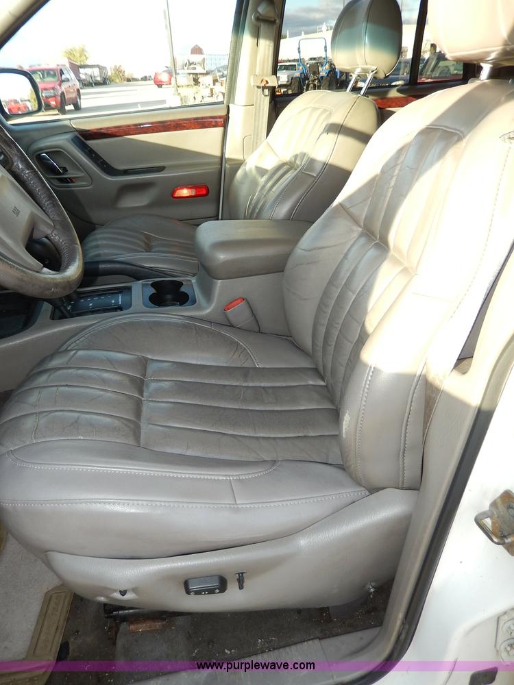 image for item H9632 2000 Jeep Grand Cherokee Limited SUV