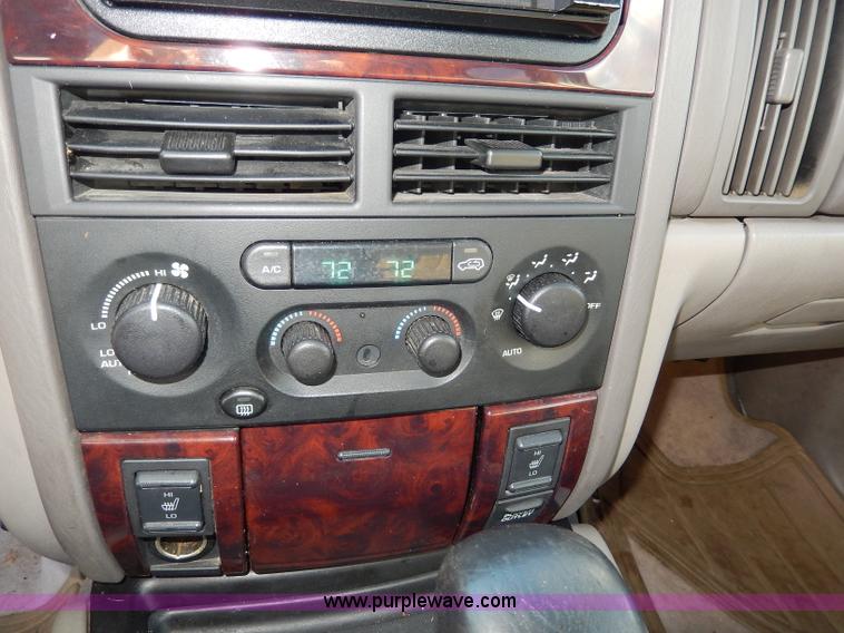 image for item H9632 2000 Jeep Grand Cherokee Limited SUV