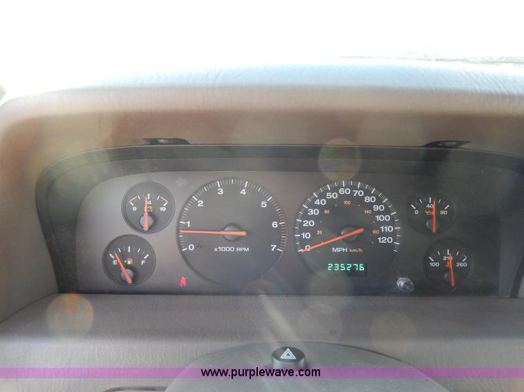 image for item H9632 2000 Jeep Grand Cherokee Limited SUV