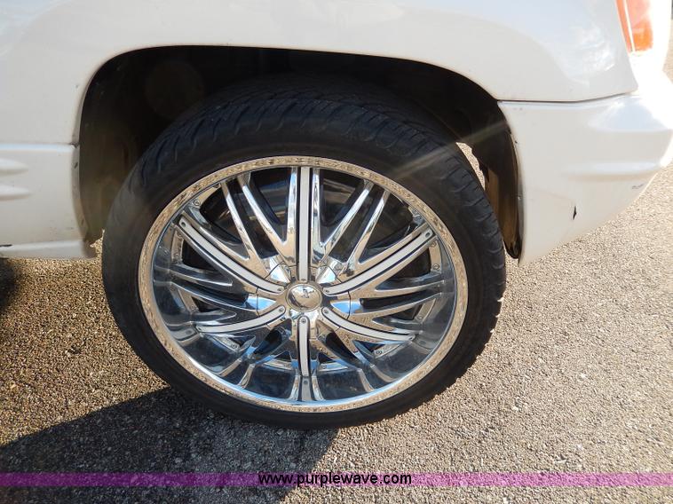 image for item H9632 2000 Jeep Grand Cherokee Limited SUV