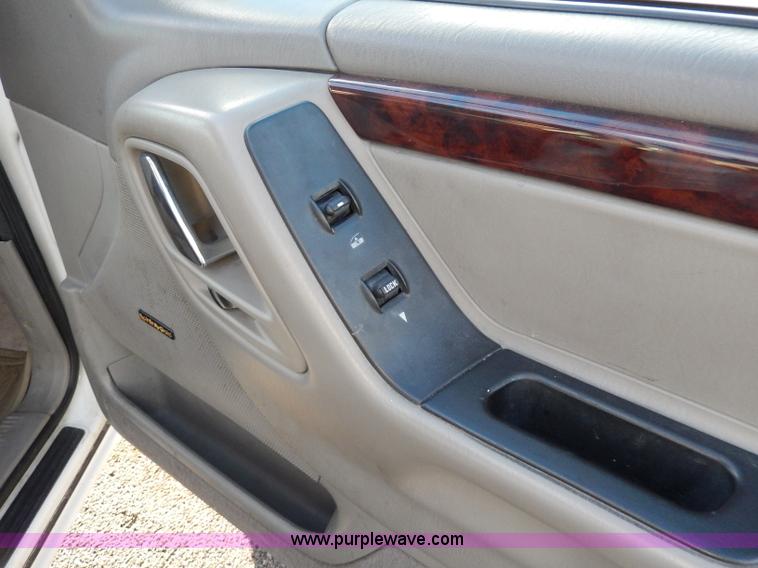 image for item H9632 2000 Jeep Grand Cherokee Limited SUV