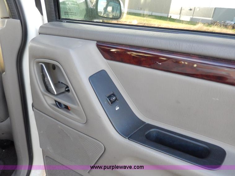 image for item H9632 2000 Jeep Grand Cherokee Limited SUV