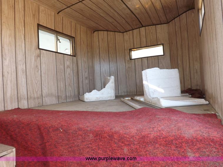 image for item I8356 31' tandem axle livestock trailer