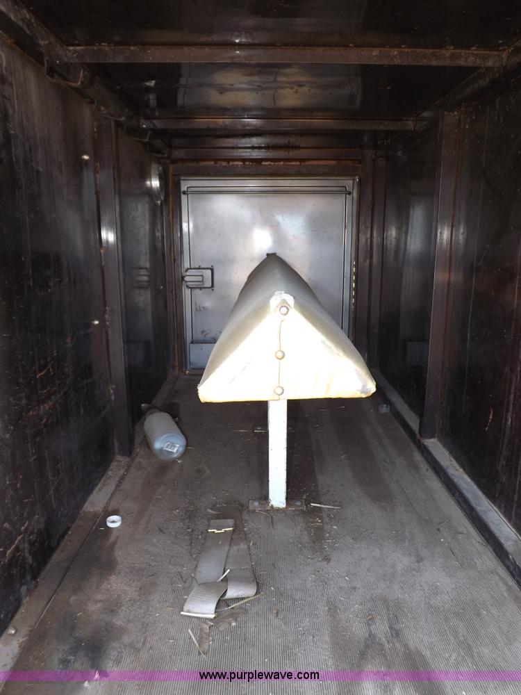 image for item I8356 31' tandem axle livestock trailer