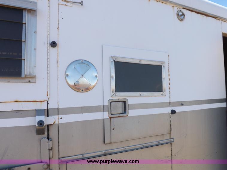 image for item I8356 31' tandem axle livestock trailer