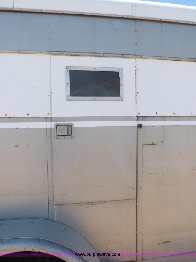 image for item I8356 31' tandem axle livestock trailer