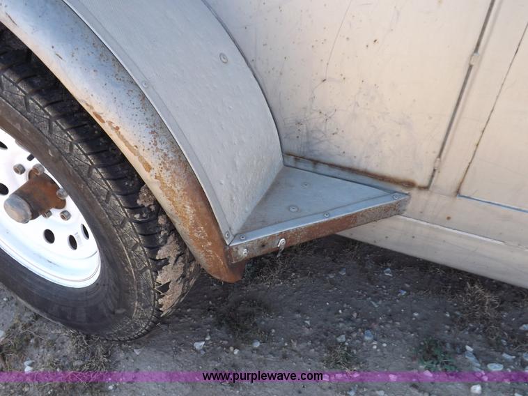 image for item I8356 31' tandem axle livestock trailer