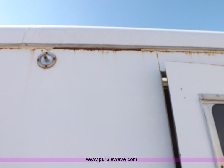image for item I8356 31' tandem axle livestock trailer