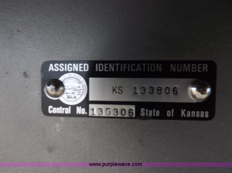 image for item I8356 31' tandem axle livestock trailer