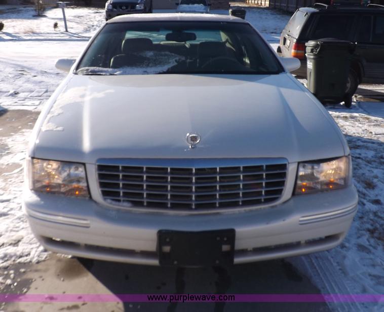image for item I9243 1999 Cadillac DeVille