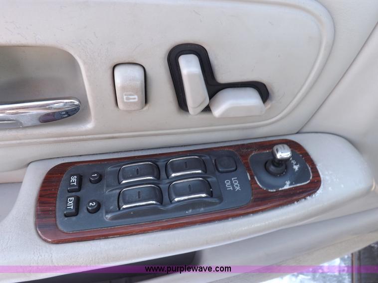 image for item I9243 1999 Cadillac DeVille