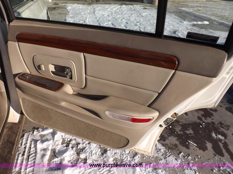 image for item I9243 1999 Cadillac DeVille