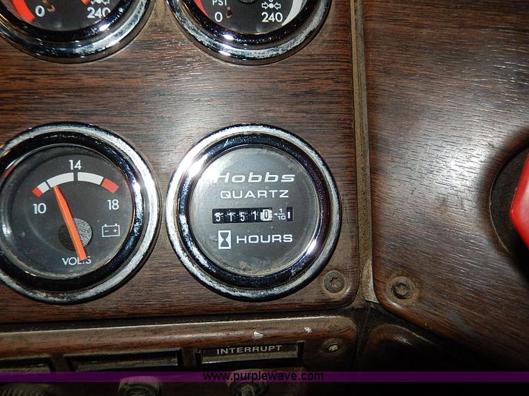 image for item I9488 1995 Freightliner FLD120 semi truck