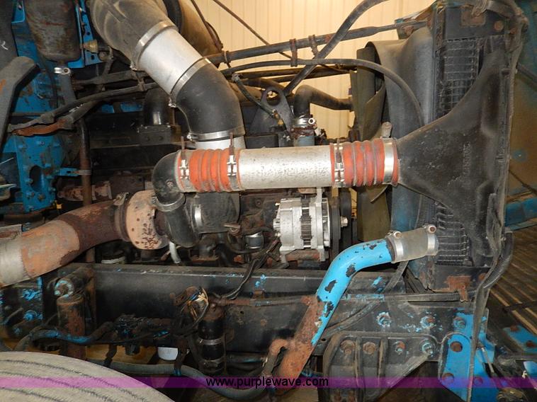 image for item I9488 1995 Freightliner FLD120 semi truck