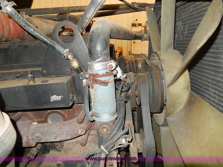 image for item I9488 1995 Freightliner FLD120 semi truck