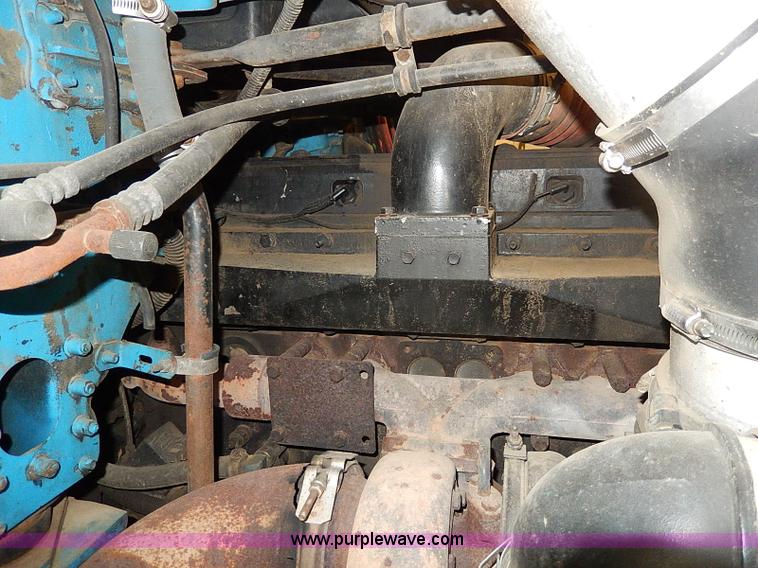 image for item I9488 1995 Freightliner FLD120 semi truck