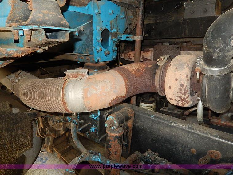 image for item I9488 1995 Freightliner FLD120 semi truck