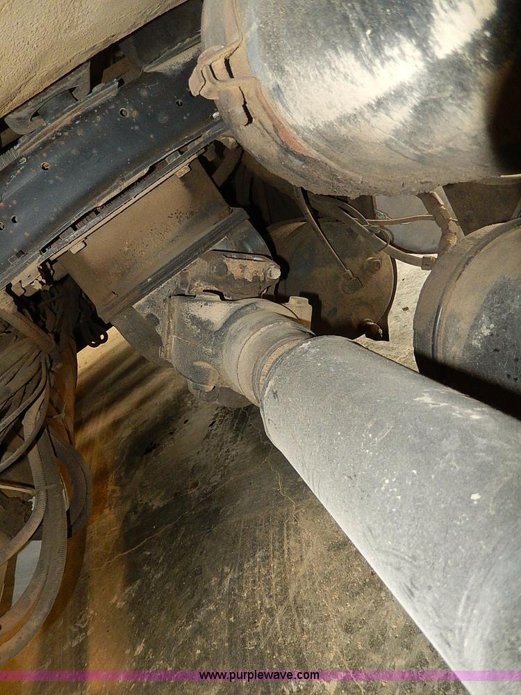 image for item I9488 1995 Freightliner FLD120 semi truck