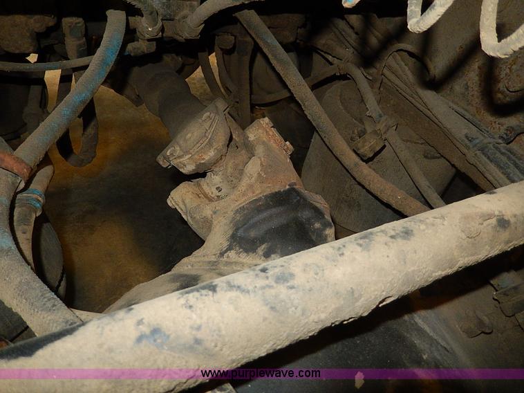 image for item I9488 1995 Freightliner FLD120 semi truck