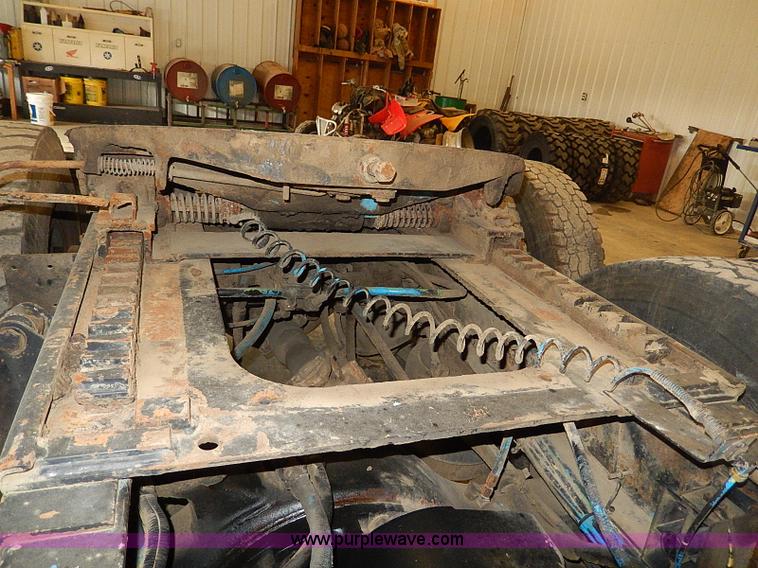 image for item I9488 1995 Freightliner FLD120 semi truck