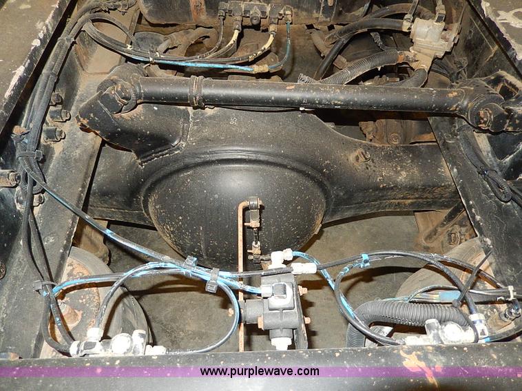 image for item I9488 1995 Freightliner FLD120 semi truck