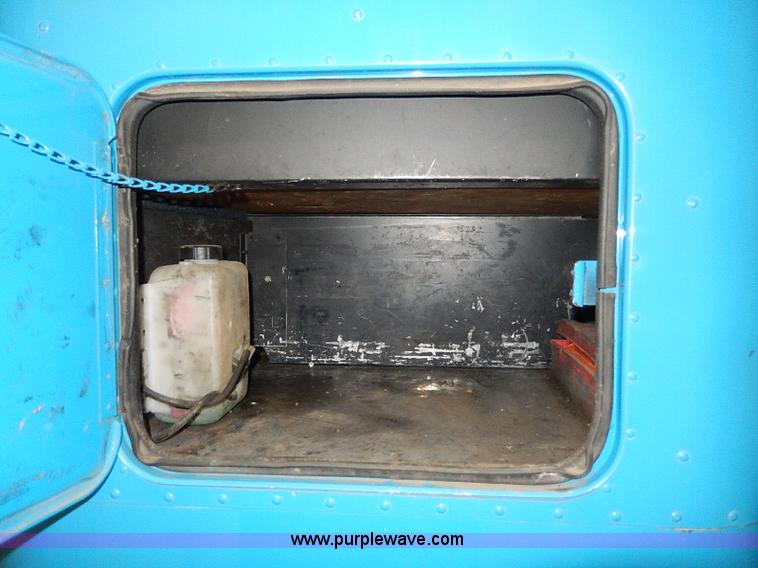 image for item I9488 1995 Freightliner FLD120 semi truck