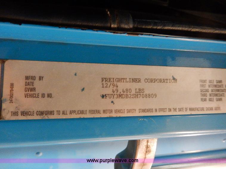 image for item I9488 1995 Freightliner FLD120 semi truck