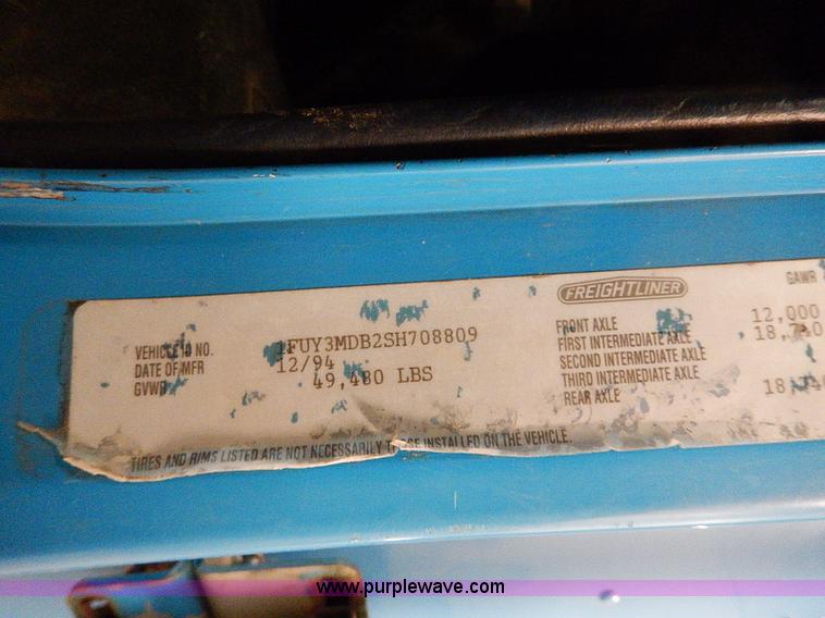 image for item I9488 1995 Freightliner FLD120 semi truck