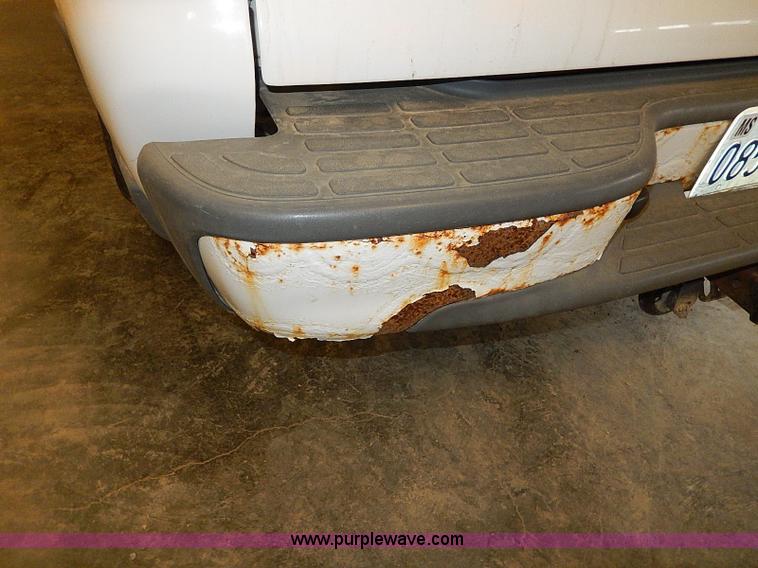 image for item I9492 2002 Chevrolet Suburban 1500 Z71 SUV