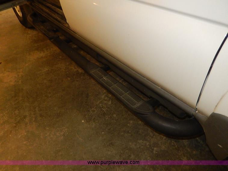 image for item I9492 2002 Chevrolet Suburban 1500 Z71 SUV