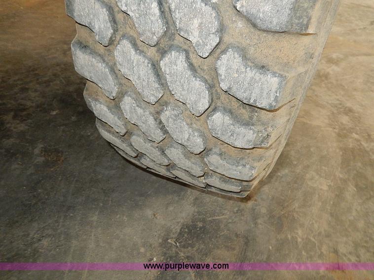 image for item I9492 2002 Chevrolet Suburban 1500 Z71 SUV