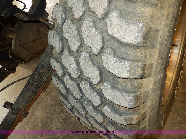 image for item I9492 2002 Chevrolet Suburban 1500 Z71 SUV