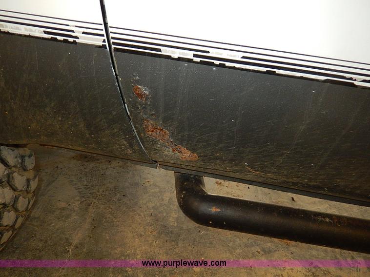 image for item I9492 2002 Chevrolet Suburban 1500 Z71 SUV