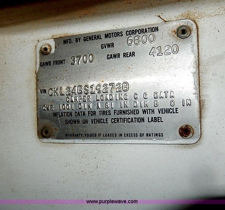 image for item I9492 2002 Chevrolet Suburban 1500 Z71 SUV