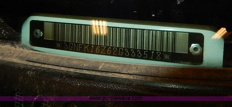 image for item I9492 2002 Chevrolet Suburban 1500 Z71 SUV