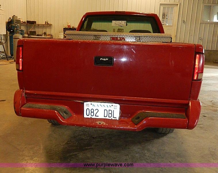 image for item I9493 1995 Chevrolet S10 pickup truck