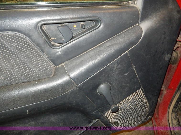 image for item I9493 1995 Chevrolet S10 pickup truck