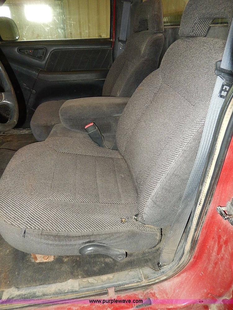 image for item I9493 1995 Chevrolet S10 pickup truck