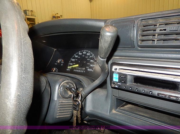 image for item I9493 1995 Chevrolet S10 pickup truck