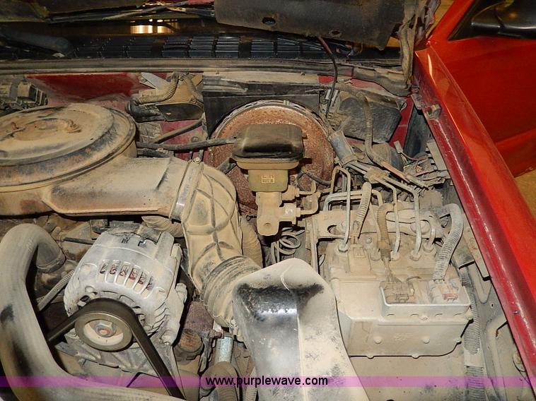 image for item I9493 1995 Chevrolet S10 pickup truck